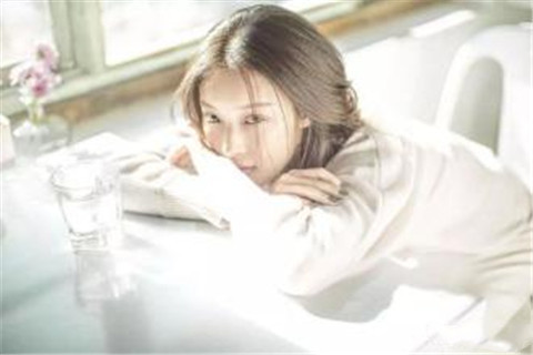 一个女生总是找你抱怨诉苦，该怎么办？第3张