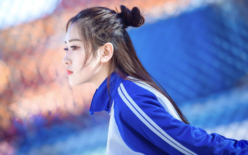 两个人同时追一个女生，怎么获胜？第1张