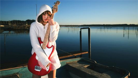 与女生亲密接触技巧,牵手搂腰都弱爆了第2张