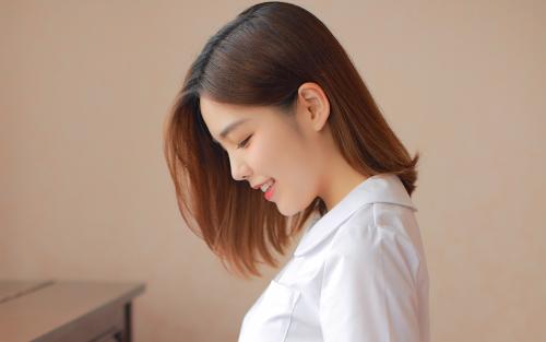 跟高冷女生要怎么聊天，找不到话题怎么办第2张