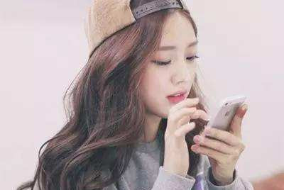 女生试探你的表现，一个女生这样对你就是在暗恋你第3张