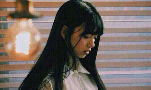 自卑女孩的心理特点，如何追自卑的女孩?第1张