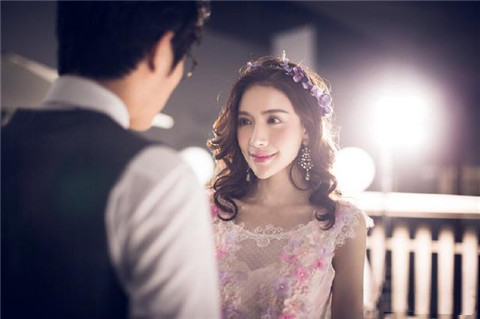 跟女生约会怎么亲她才不会被拒绝？第2张