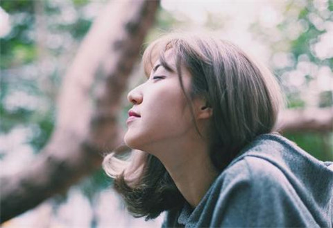 女生回复信息很慢,用这4个方法让她不再敷衍你 女生回复信息很慢,用这4个方法让她不再敷衍你第3张