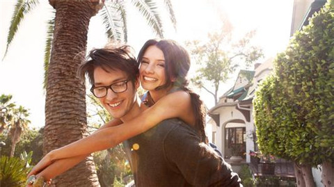 《爱的沟通》一本关于男士如何科学谈恋爱的书籍 《爱的沟通》一本关于男士如何科学谈恋爱的书籍第1张