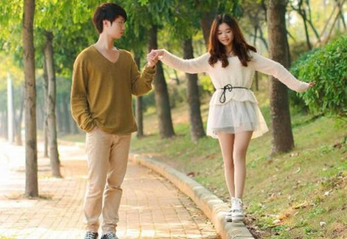 大学如何追内向的女生？遇到内向的女生怎么追第3张