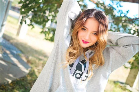 追女孩子怎么避免尬聊？用这4招轻松吸引她第2张