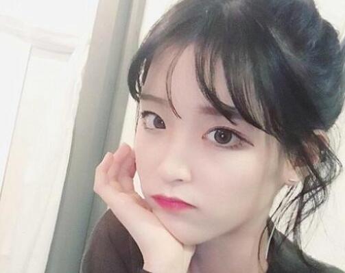 微信聊天女生发个傲慢表情的意思？第1张